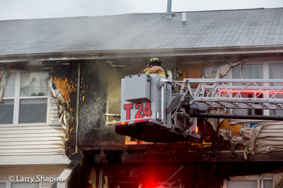 townhouse fire in Wheeling IL  at 728 River Walk Drive 4-29-17 Shapirophotography.net Larry Shapiro photographer